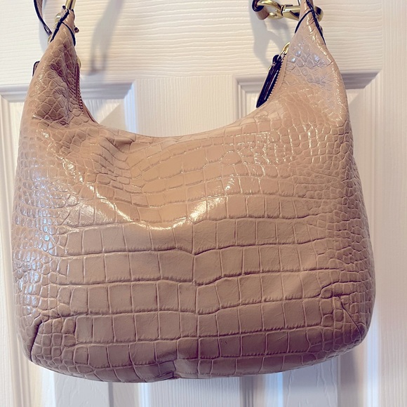 Coach Kristin beige leather crocodile embossed large handbag. - Picture 4 of 9
